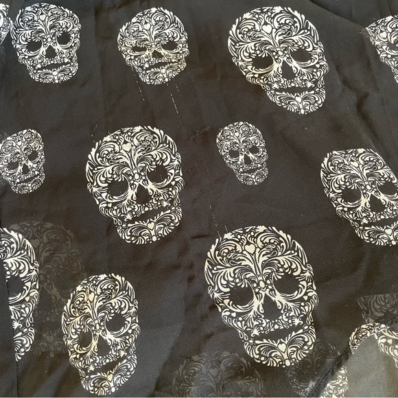 💀 H&M | Día de Los Muertos (Day of the Day) Sugar Skull High-Low Skirt 💀 - Picture 7 of 8